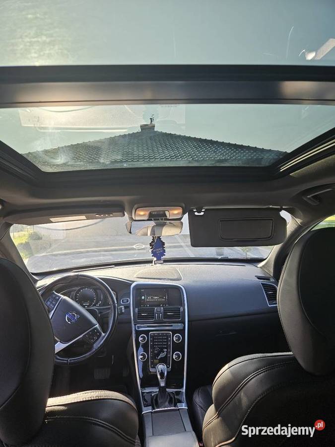 Volvo XC60 30 AWD Platinum Super Stan sprzedam