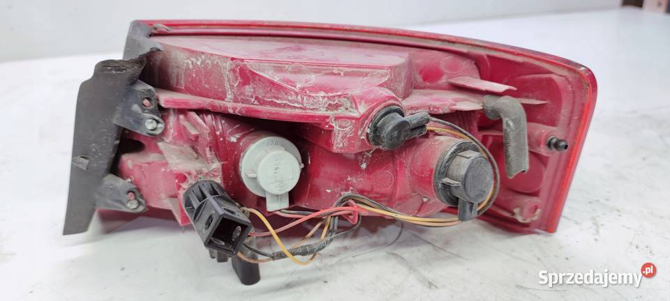 LAMPA LEWY TYŁ Z BŁOTNIKA AUDI A5 8T COUPE Przystajń