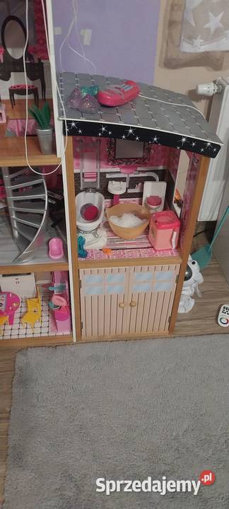 Drewniany domek lalek BARBIE z akcesoriami 150