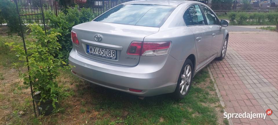 Sprzedam TOYOTĘ AVENSIS Najbogatsza wersja manualna