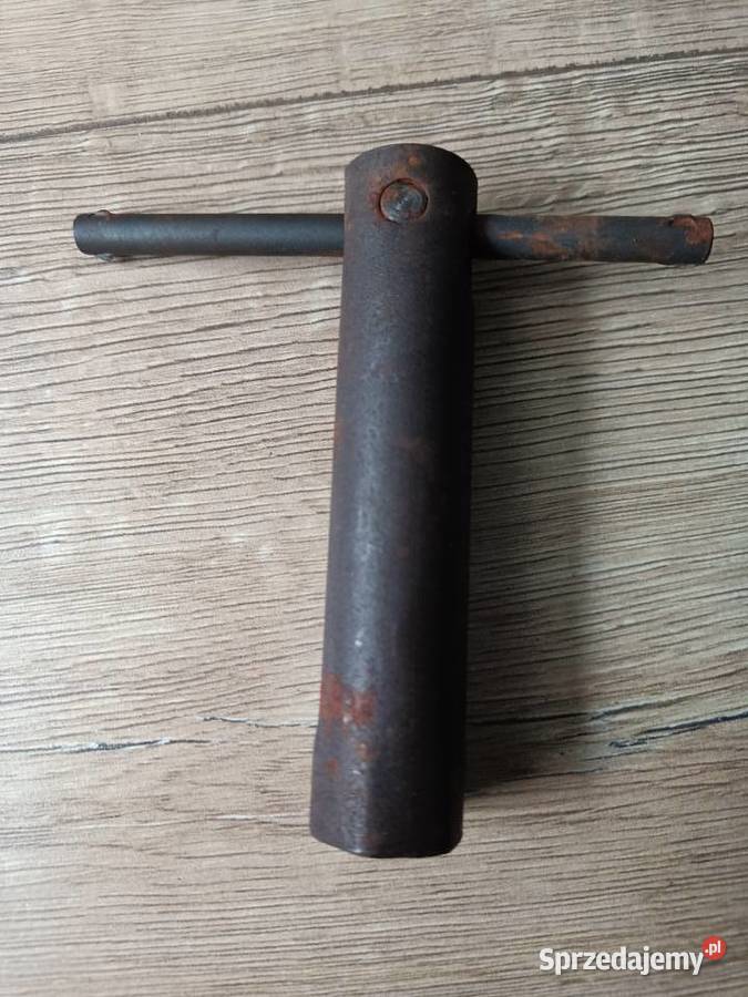Klucz rurkowy zabytkowy z czasów PRL 22mm ze sprzedam