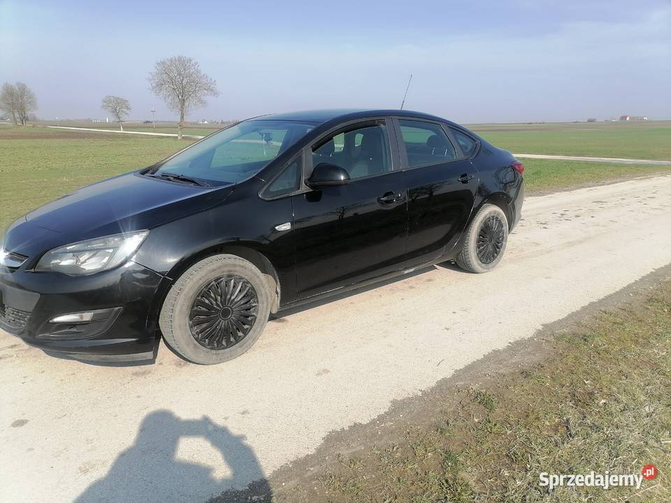 Opel Astra j 14 turbo plus lpg czarny met sedan Astra świętokrzyskie Jędrzejów sprzedam