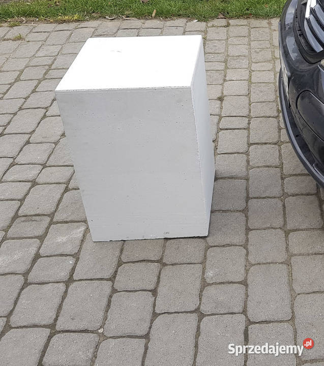 Słupek parkingowy betonowy 40x40x60 z betonu Rawicz