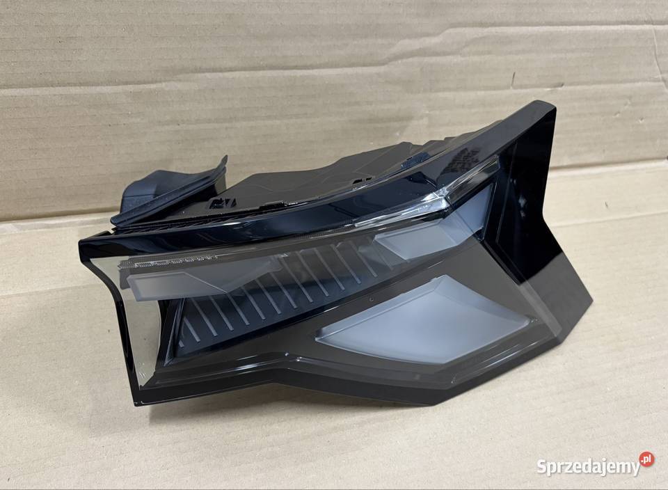 Lampa prawa tył tylna Renault Rafale 24 osobowe Drezdenko