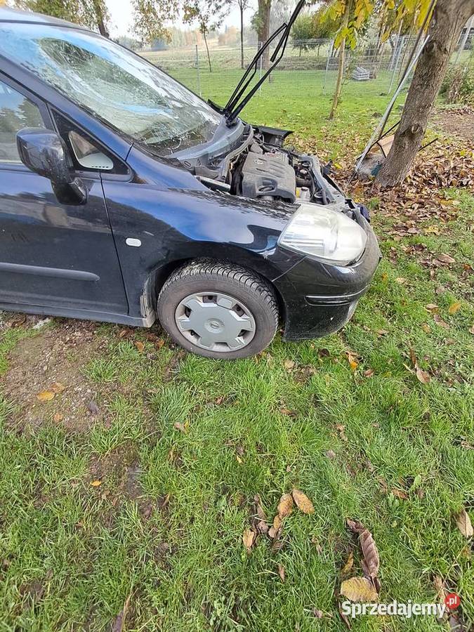 Nissan Tiida 16b uszkodzony 145000km Kurów sprzedam