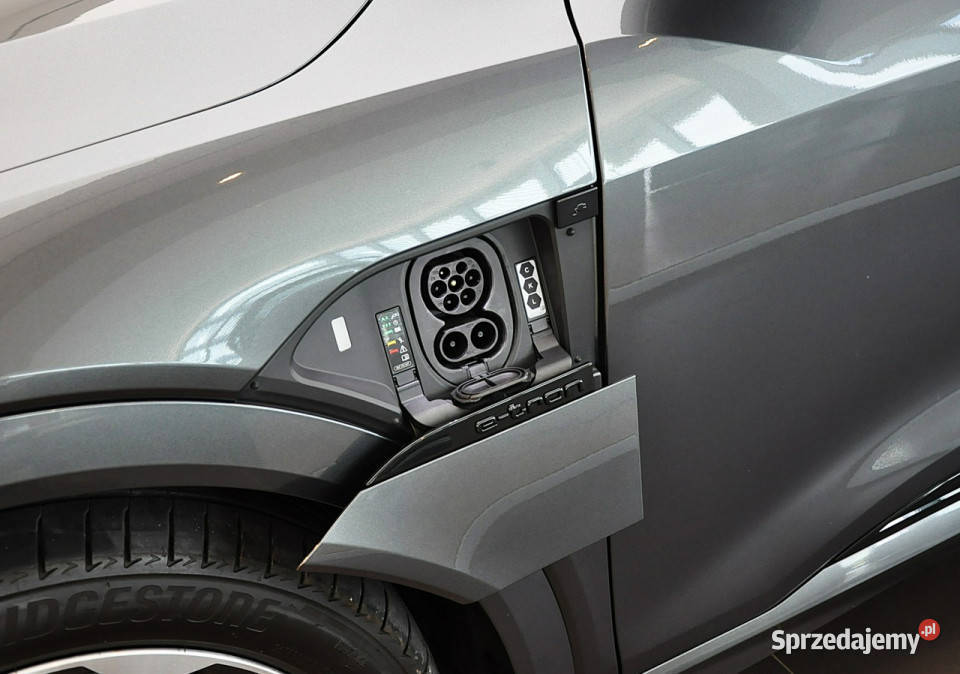 Audi Q8 etron 55 408 Sline ACC Pneumatyka Matrix ASR (kontrola trakcji) Kielce