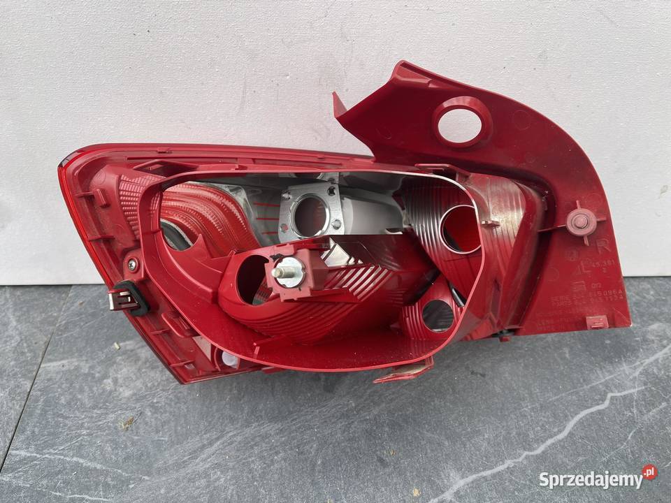 SEAT IBIZA PRAWA LAMPA TYŁ Lampy tylne wielkopolskie Ostroróg sprzedam