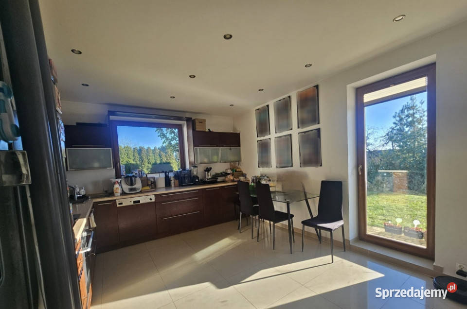 Komfortowy dom na wzgórzu z dużą działką i Trzebinia