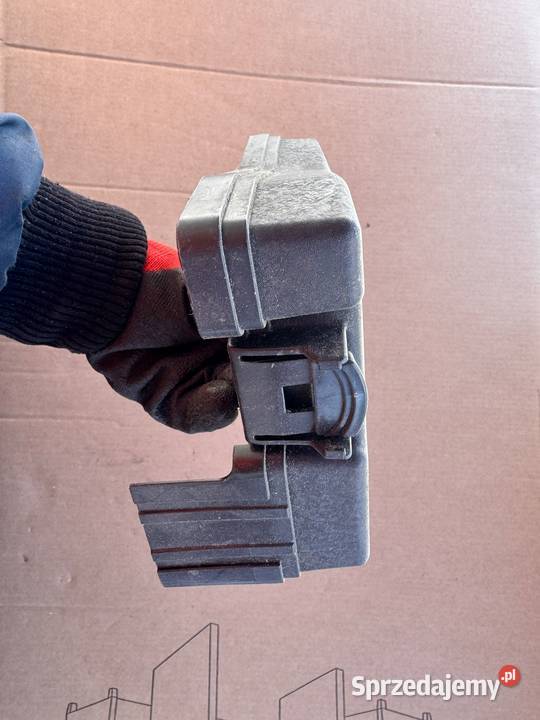 ZAŚLIEPKAPOKRYWA OBUDOWY BEZPIECZNIKÓW HYUNDAI Rok produkcji 2019 Brzesko