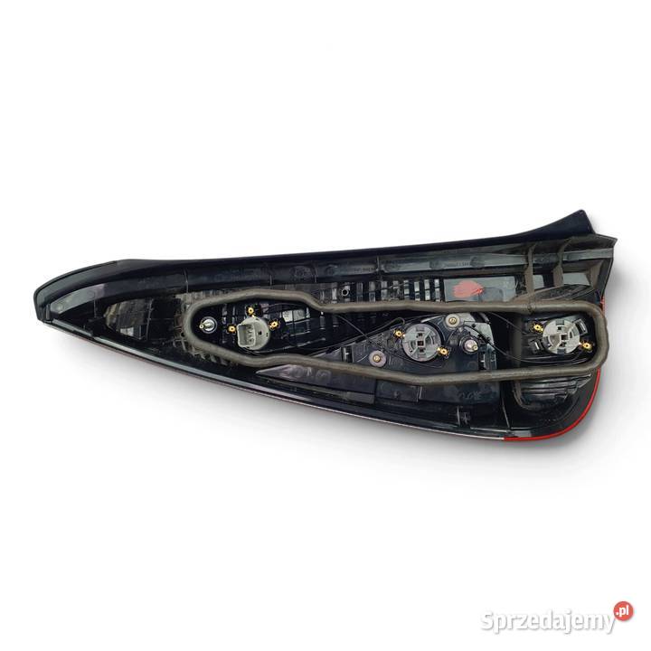 LAMPA PRAWA Toyota Yaris Verso 19992005 tylna osobowe