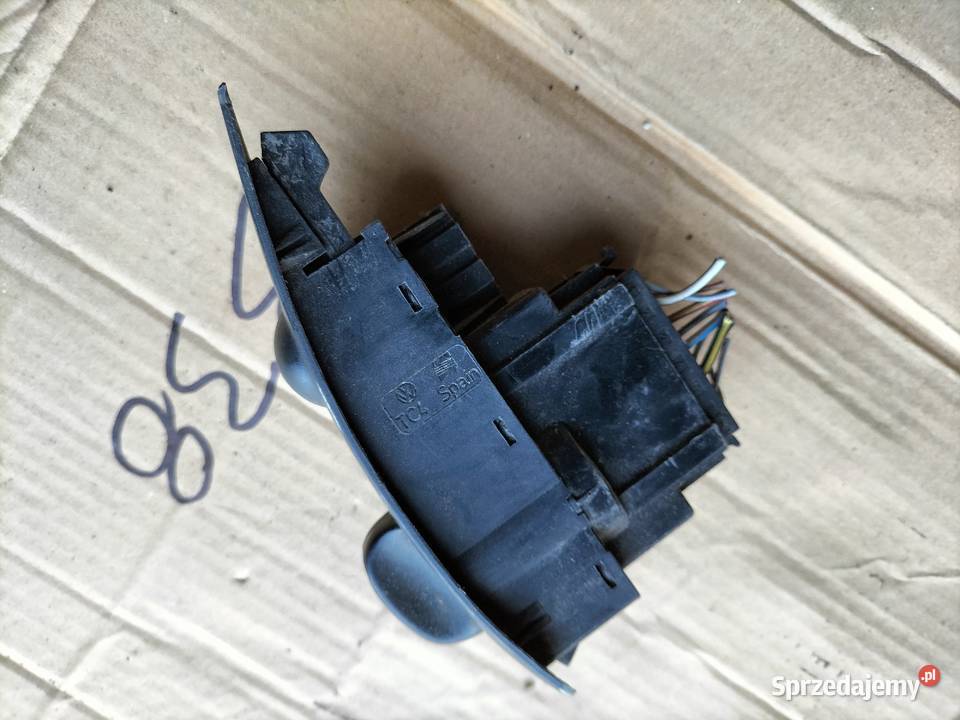 WŁĄCZNIK PRZEŁĄCZNIK ŚWIATEŁ Volkswagen Polo III