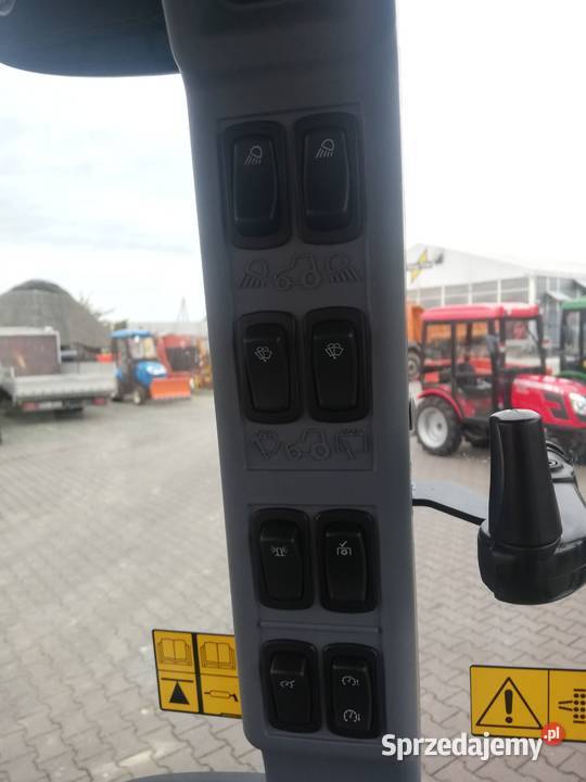 Nowy traktor LS MT350 HST 47 z klimatyzowaną nieuszkodzony Kobiele Wielkie