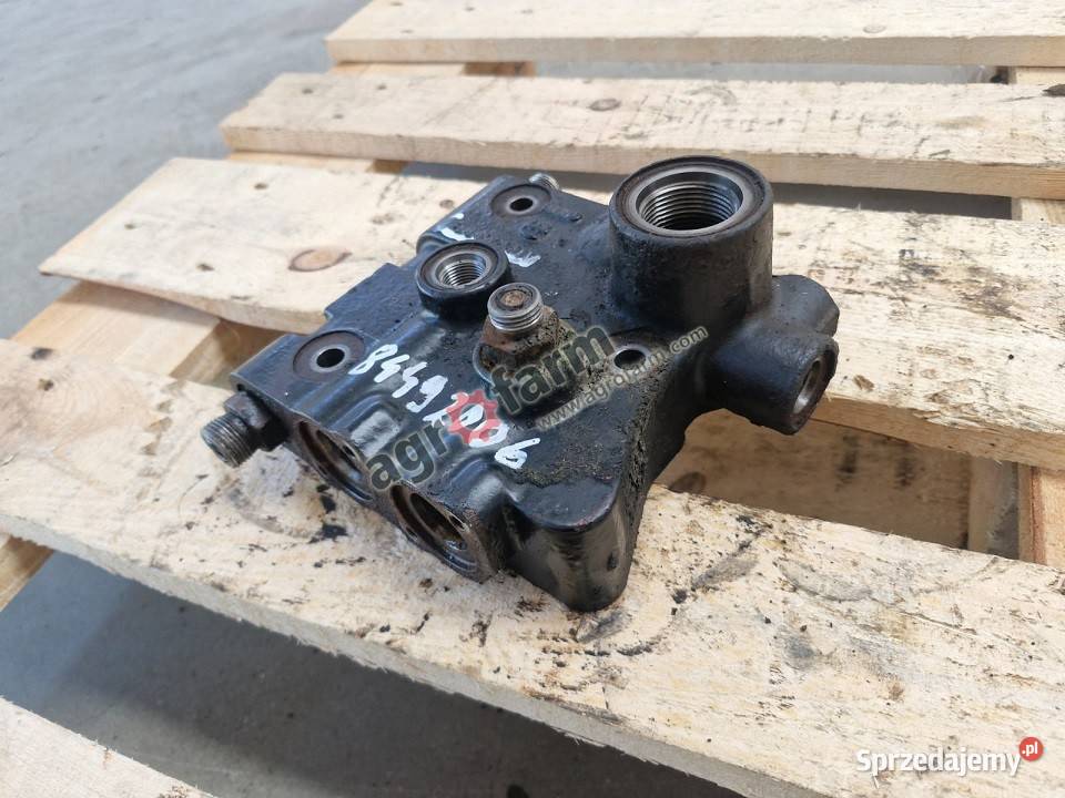 Blok hydrauliczny Case Magnum 235 250 260 280 Byków