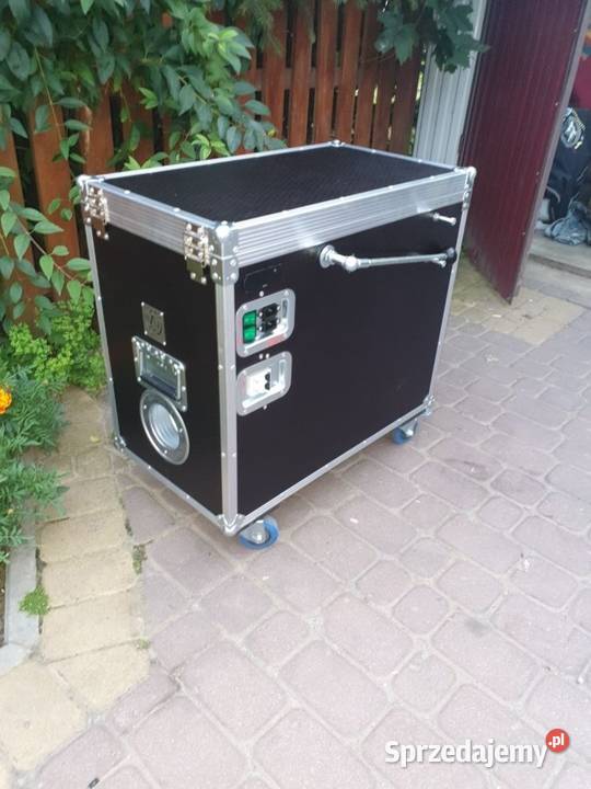 Ciezki dym I fontanny iskier Kikół