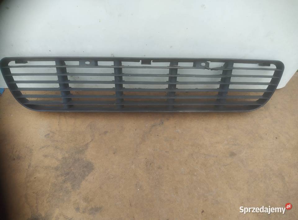KRATKA ATRAPA ZDERZAKA PRZÓD VW POLO 1996r Pęciszów