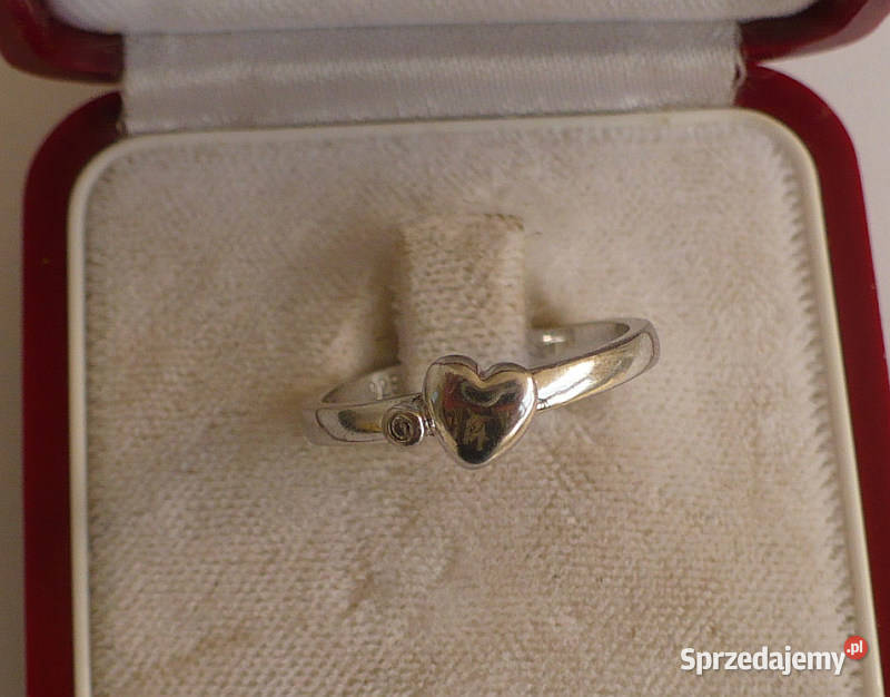 pierścionek srebrny z serduszkiem 10 Suwałki