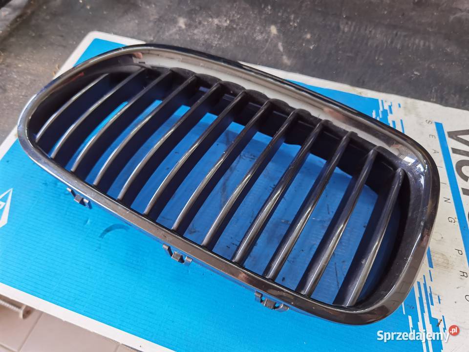 Grill nerki do BMW F10 czarny połysk zamiennik Osięciny
