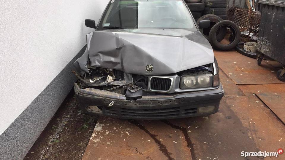 Sprzedam BMW E36 lekko uszkodzone lakier metallic Kraków sprzedam
