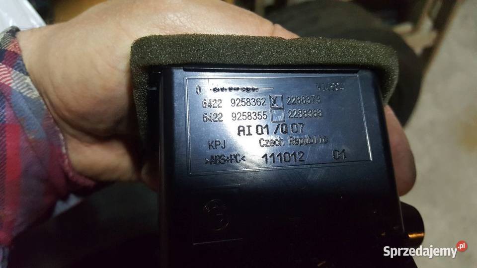 BMW X1 E84 kratka nawiewu srodkowa Tarnów