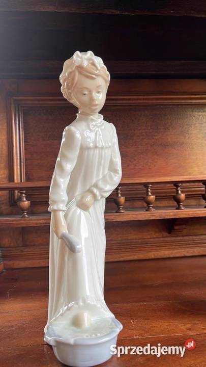 Figurka dziewczyny myjącej nogi 1966r Lladro