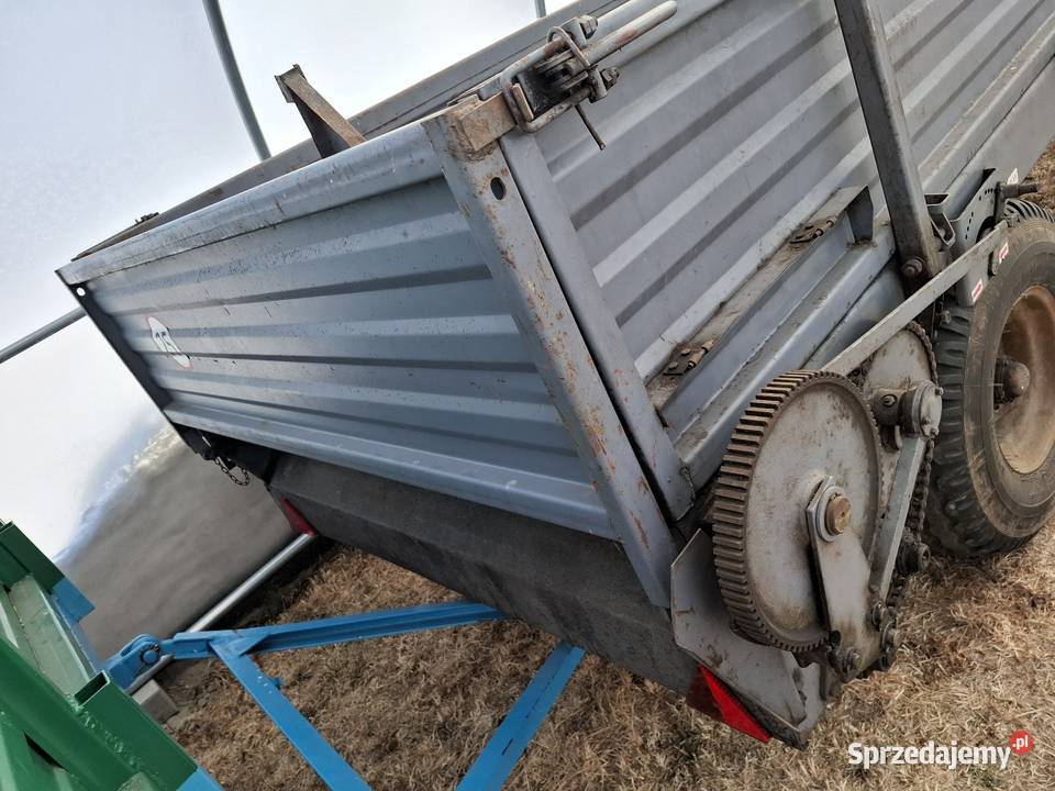 Rozrzutnik obornika CzarnaBiałostocka 35t nieuszkodzony Rozrzutniki obornika