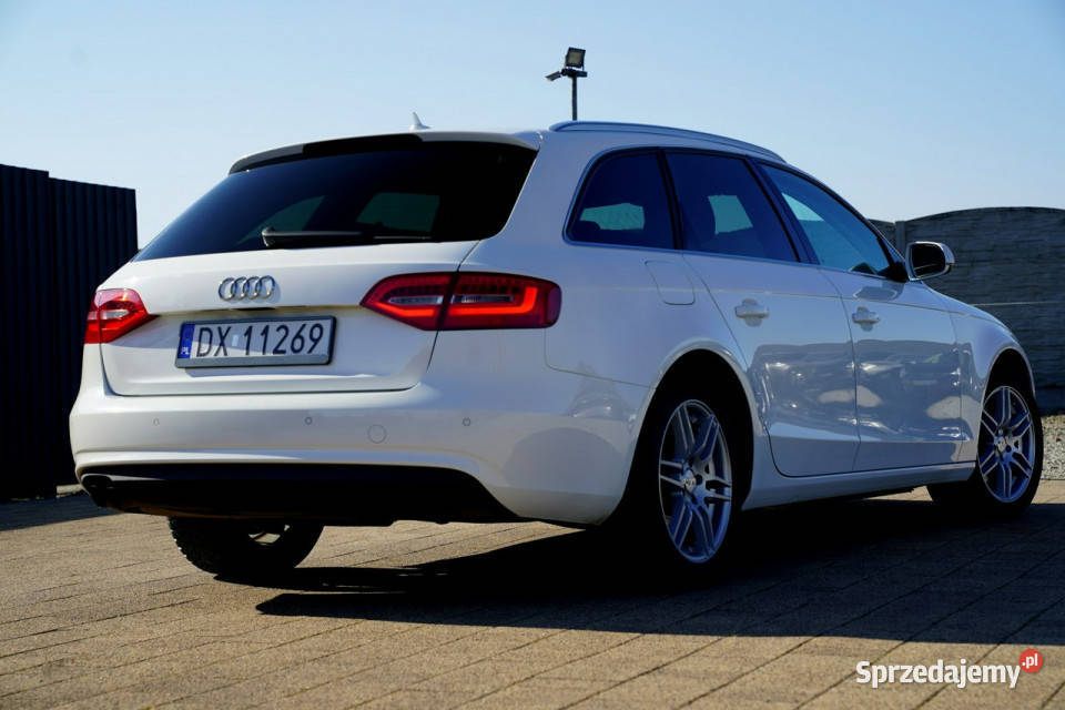 Audi A4 QUATTRO bixenonled NAWI grzane fotele podgrzewane fotele sprzedam