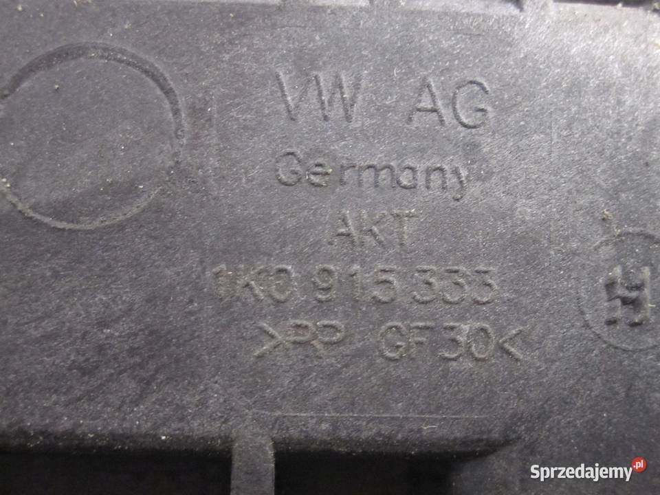 PASSAT B7 13r obudowa akumulatora 1K0915333