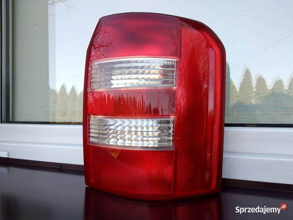 Audi A2 lampa tył tylna prawa wkład oprawka osobowe Lampy tylne Sieradz