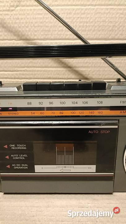 INTERSOUND SRX102 radiomagnetofon