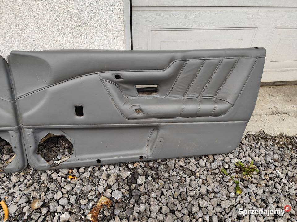 Corrado boczki przód skóra czarne jedyne rarytas Rok produkcji 1993 Chorzów