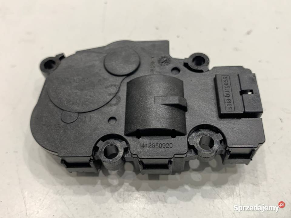 SILNIK NAGRZEWNICY MERCEDES EGP0065 GLE osobowe Silniki