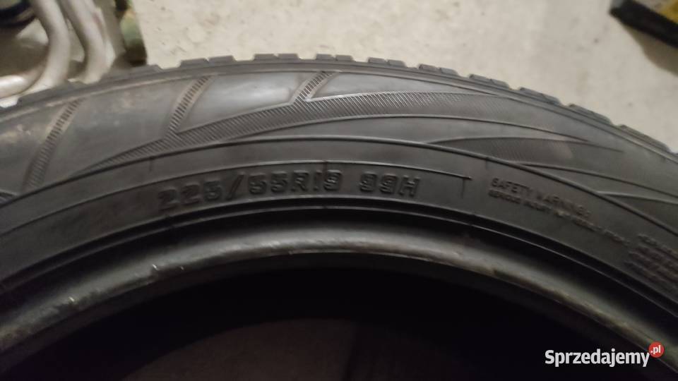 Opony zimowe falken 22555r19