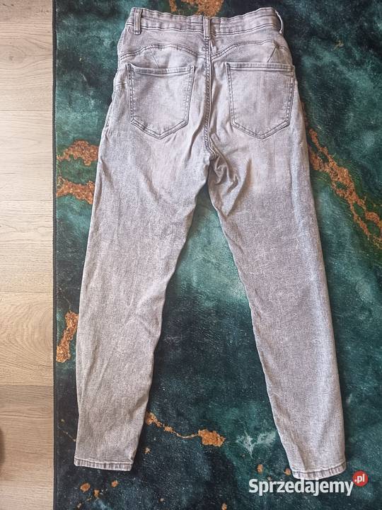 Paka 4 jeansów w rozmiarze MS Jadów