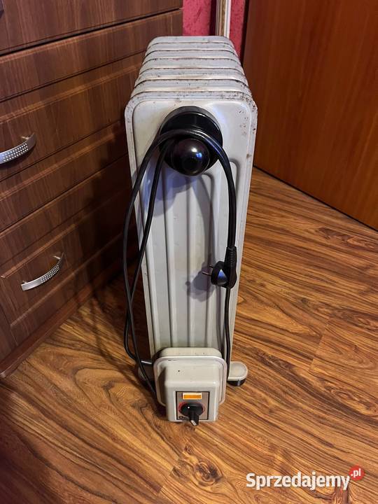 Grzejnik Elektryczny Olejowy z termostatem PRL Wałbrzych sprzedam