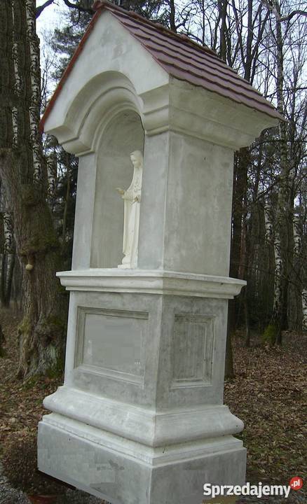 Kapliczka betonowa nowa Boguchwała