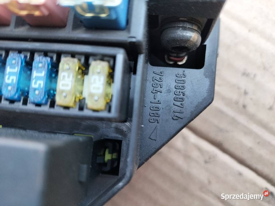 Volvo V40 S40 18 30859714 SKRZYNKA BEZPIECZNIKÓW Kamień-Kolonia