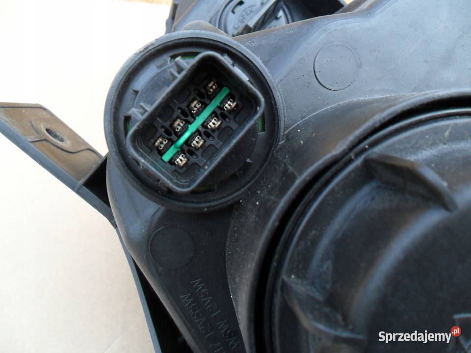 Kia Sportage 2010 reflektor lampa LED lewa Nowy Tomyśl