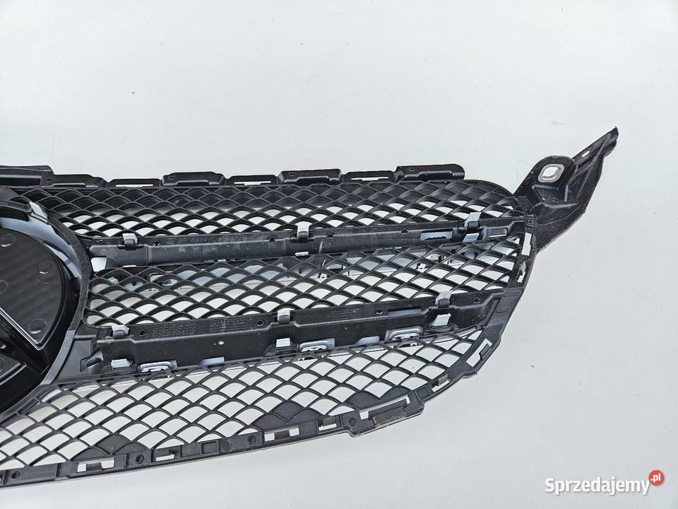 MERCEDES W205 1418 GRILL ATRAPA ZDERZAKA PRZÓD osobowe Międzychód