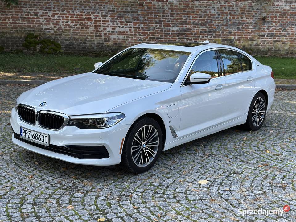 BMW G30 530e plug-in hybrid, x-drive, sportline, stan bdb!