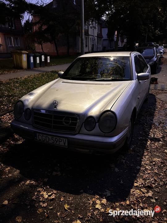 Mercedes w210 e klasa 20benzyna 1998 hak lpg pomorskie Gdańsk sprzedam