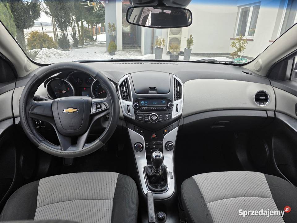 Chevrolet Cruze 16 Benzyna Klima Elektryka z czarny Brudzeń Duży