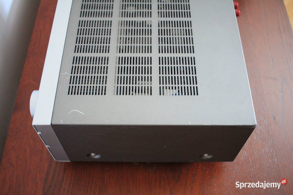 Amplituner Yamaha HTR5630RDS Góra