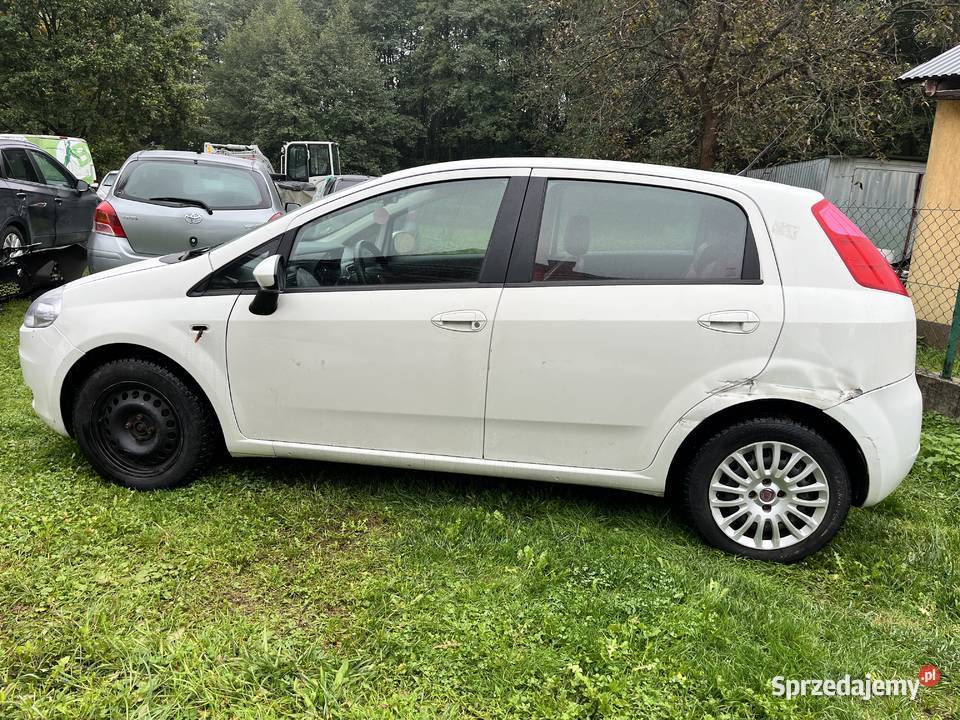 Fiat Grande Punto Skórzane czerwone siedzenia biały