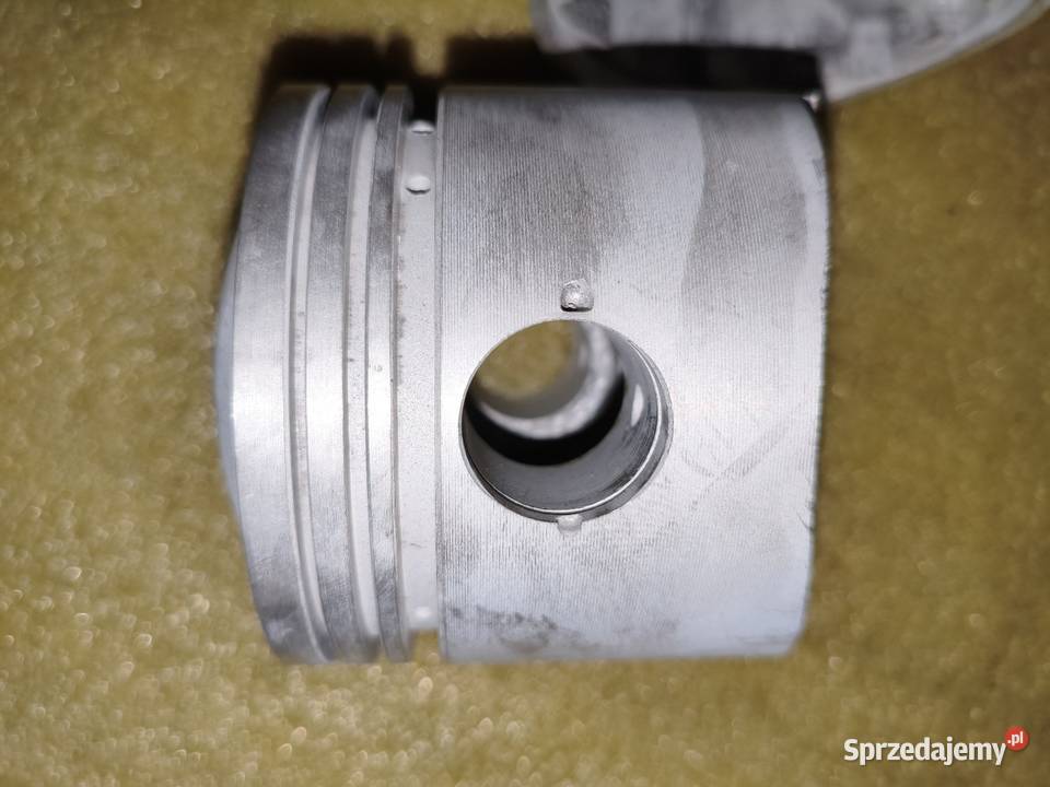 Nowe tłoki 790 z pierścieniami Prima do Leszno