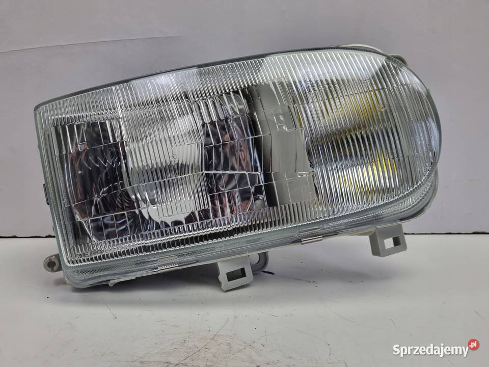 LAMPA PRAWA Nissan Serena 9298r PRZEDNIA PRAWY sprzedam