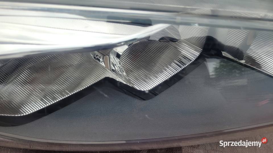FORD FIESTA MK7 LIFT PRAWY REFLEKTOR LAMPA PRAWA Ruda Śląska
