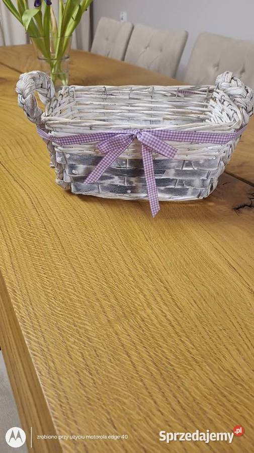 Dekoracyjny koszyk z białej wikliny sprzedam