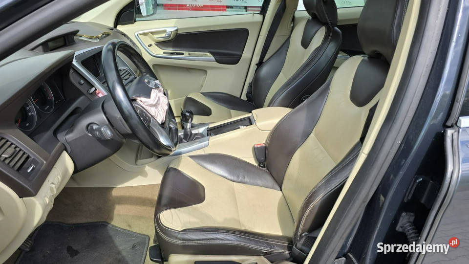 Volvo XC 60 Zadbane Jeżdżące Hak Relingi Rok produkcji 2009 Karczew