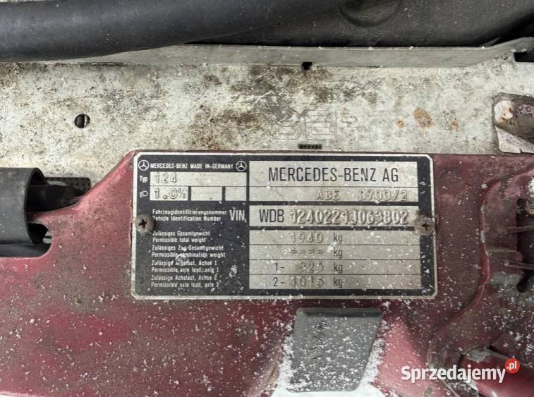 Syndyk sprzeda samochód MERCEDESBENZ W124 r 1994 podlaskie Białystok