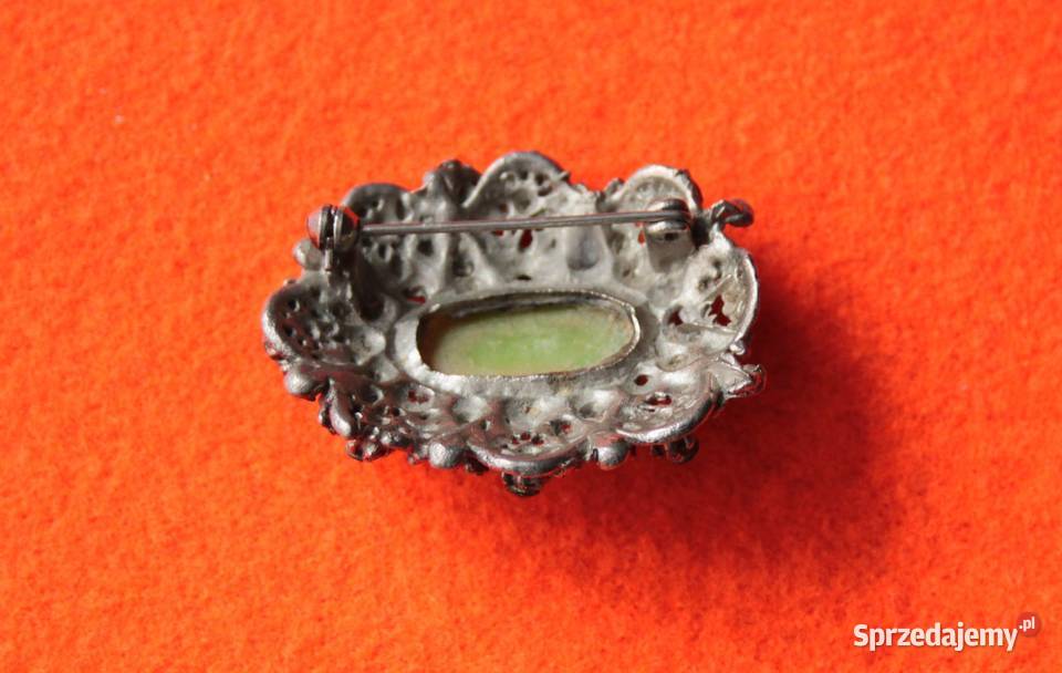 Stara angielska broszka w kolorze zieleni Ochojno